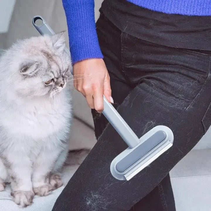 PeluxClean Multifunctional Hair Remover Brush